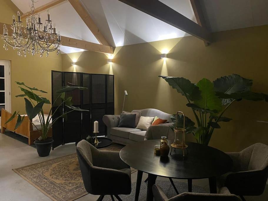 Villa De Os Aan De Dijk Grafhorst Esterno foto