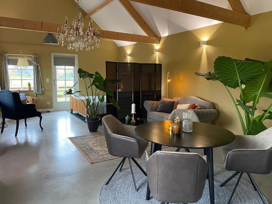 Villa De Os Aan De Dijk Grafhorst Esterno foto